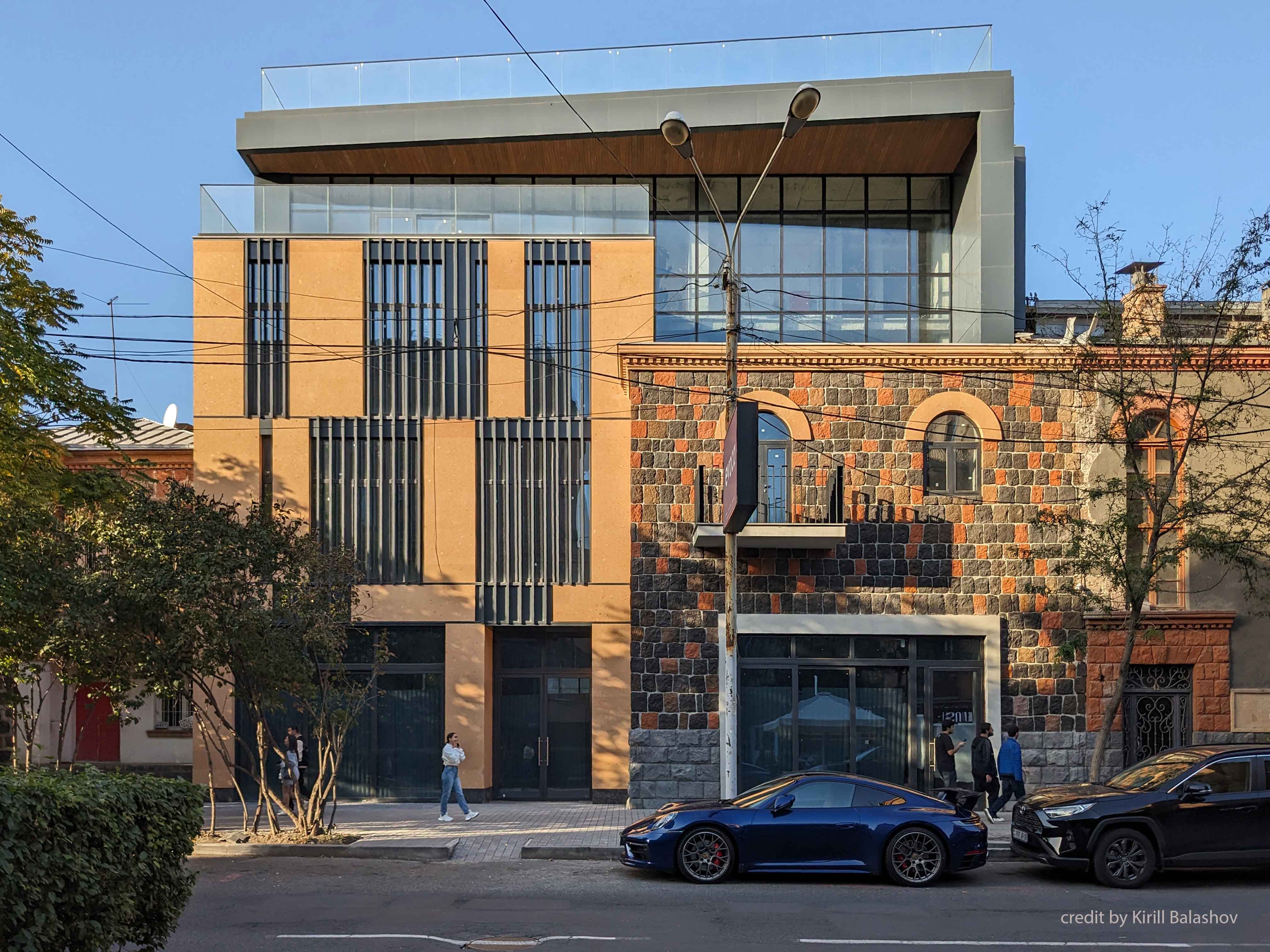 Restaurants’ building at Cascade alternate view